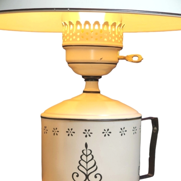 Vintage Toleware Ivory & Black Tole Metal & Glass Chimney Electric Desk Lamp 16" - Picture 13 of 13